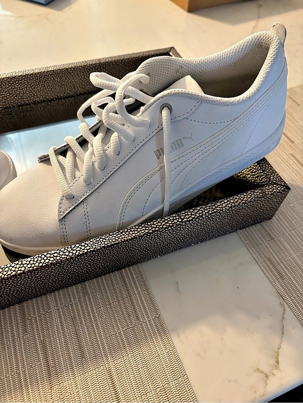 Puma Smash v2 Leather Triple White Sneakers White US 8 Like New